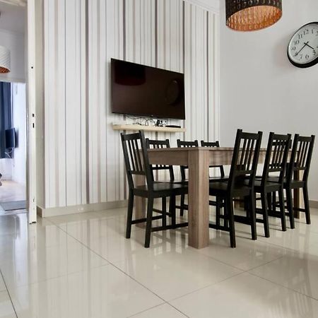 Premium Apartment By Hi5-Vaci Str. 3 Bedroom Budapeste Exterior foto