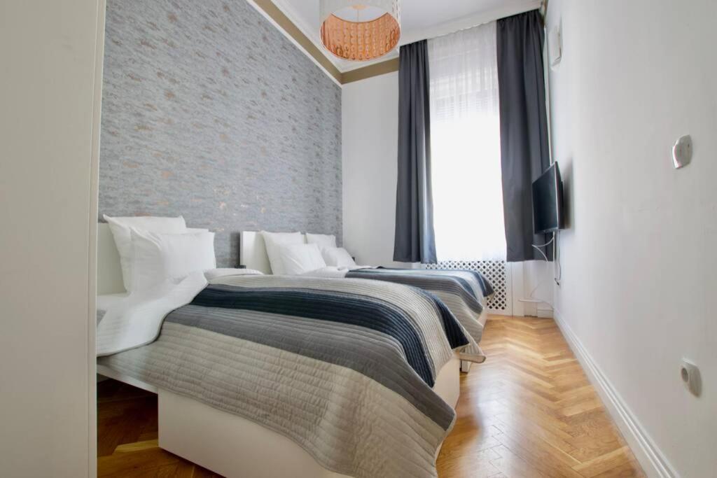 Premium Apartment By Hi5-Vaci Str. 3 Bedroom Budapeste Exterior foto